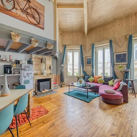 Plein Centre Duplex *